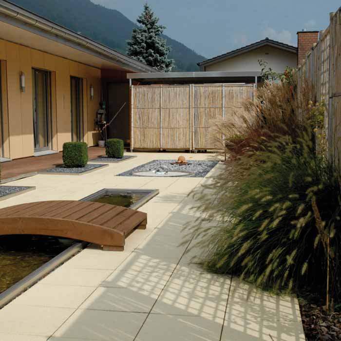 Dalle béton grenaillée décoration jardin